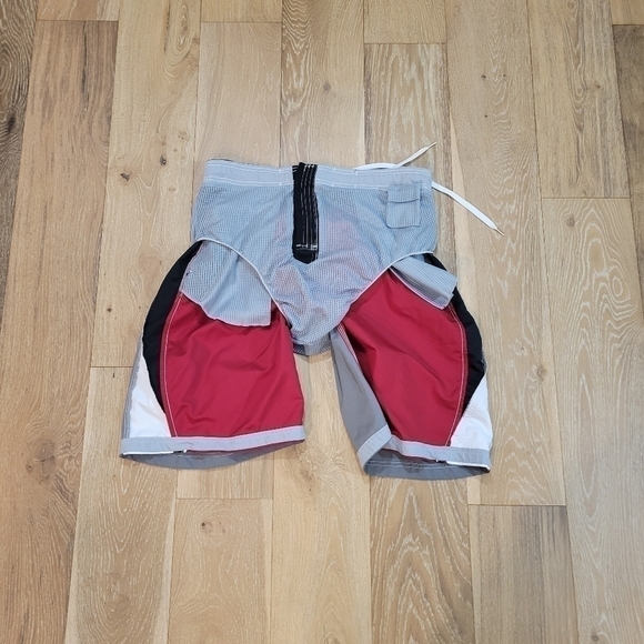 Speedo Men's black/red/white swim trunks with lining size Large - Picture 5 of 8